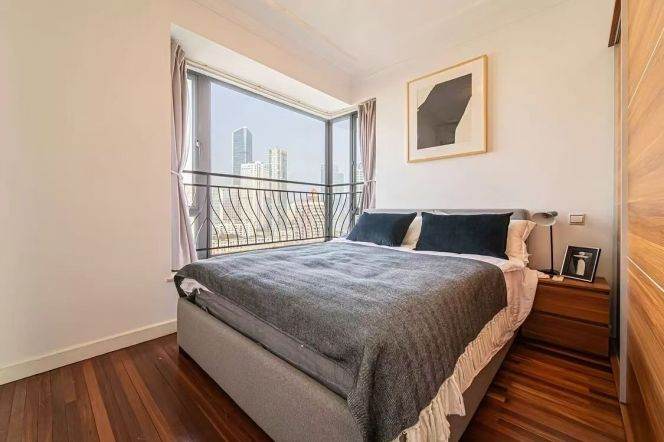 Modren 3brs with floor heating  in central downtown 