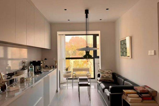 Morden 3brs with balcony and floor heating in central Xuhui