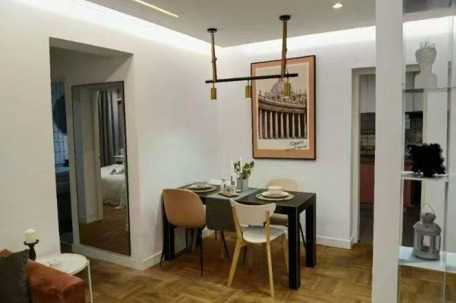 2 Brs, 1 Living room with Open Balcony, 100 sqm @ Dapuqiao station L9