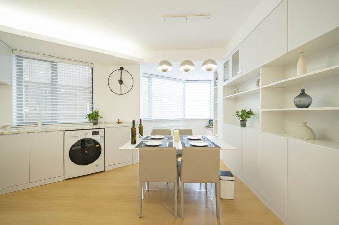 17.8k Bright 3Br 2Bathr with floor heating Nr Xujiahui line1/9/11