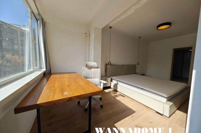 Large Terrace+Spacious&Bright 5Bdrs 3Baths Apt+200Sqm+6F Walk Up+L10 Shang Hai Zoo Metro