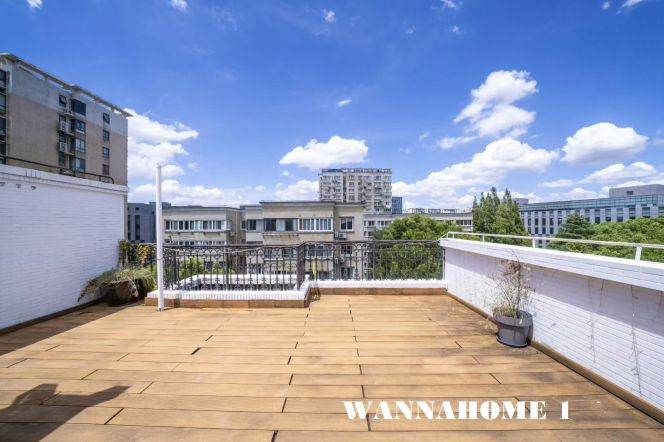 Large Terrace+Spacious&Bright 5Bdrs 3Baths Apt+200Sqm+6F Walk Up+L10 Shang Hai Zoo Metro