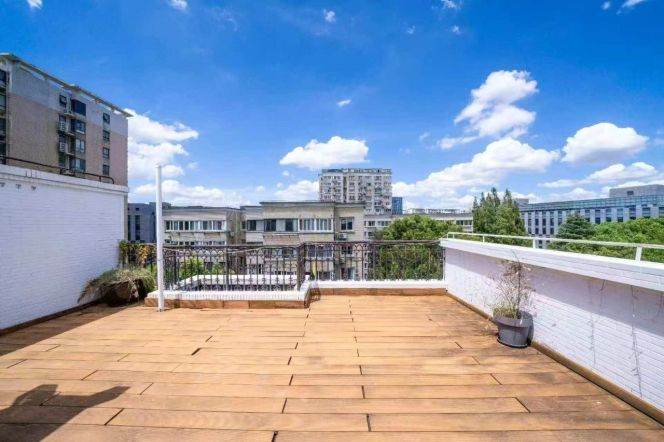 5 Brs, 3 Baths with Terrace, 200 sqm @ Shanghai Zoo L10