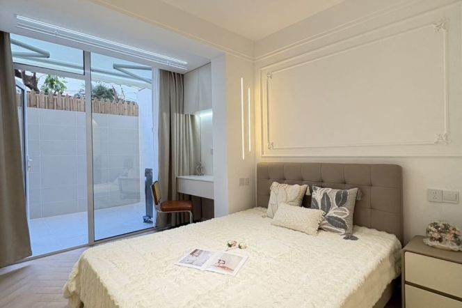 Newly Renovated 1Br/2Lr/1Bt+Lovely Yard Close to L3/4/10 Hongqiao Rd Station 