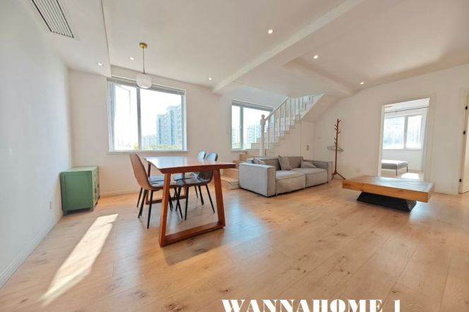 Large Terrace+Spacious&Bright 5Bdrs 3Baths Apt+200Sqm+6F Walk Up+L10 Shang Hai Zoo Metro