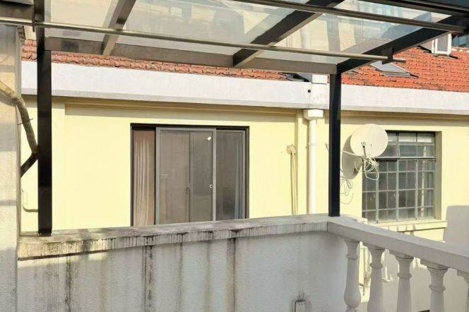 Independent Apt 5 Brs, 3 Baths with Terrace, 200 sqm @ South Shaaxi metro L10