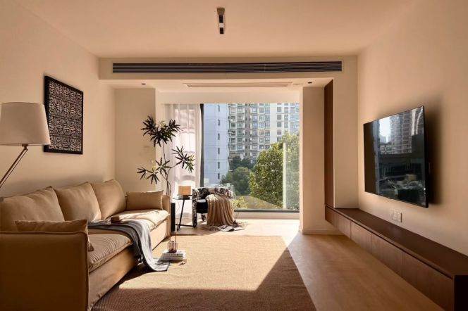 2 Brs, 2 Baths with Brand-new Dec, 140 sqm @ Zhongshan Park L2