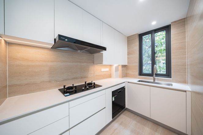 Morden 2brs with floor heating and balcony nearby beautiful Su zhou river 