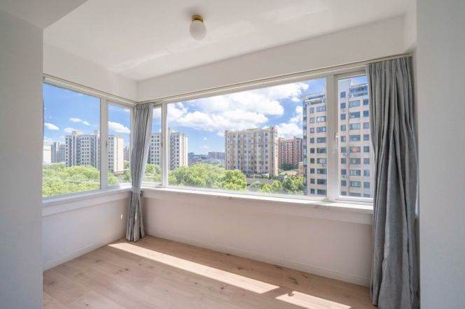 Spacious duplex with big outdoor terrace near Shanghai zoo,CA,Wall heating