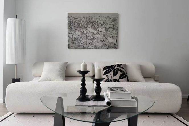 2 Brs, 1 Living room, 120 sqm with Floor Heating @ Xujiahui station L9