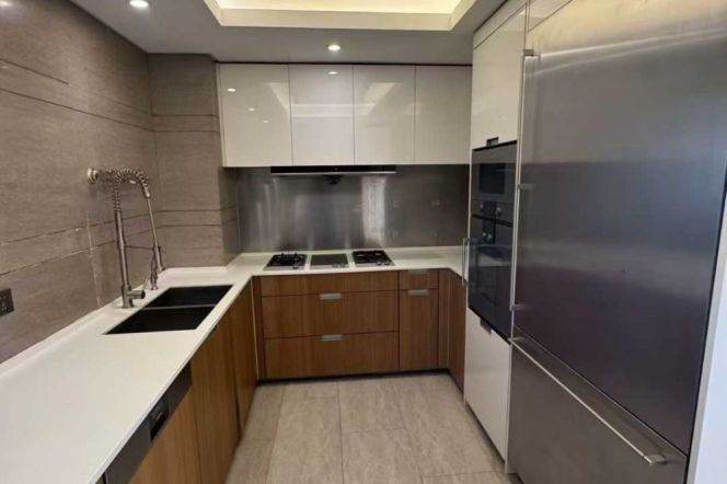Morden 3brs with floor heatingb balcony in Jing an temple area 