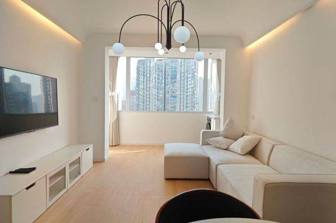 2 Brs, Brand-new Dec, 120 sqm, Floor Heating/ Oven @ Changping metro L7