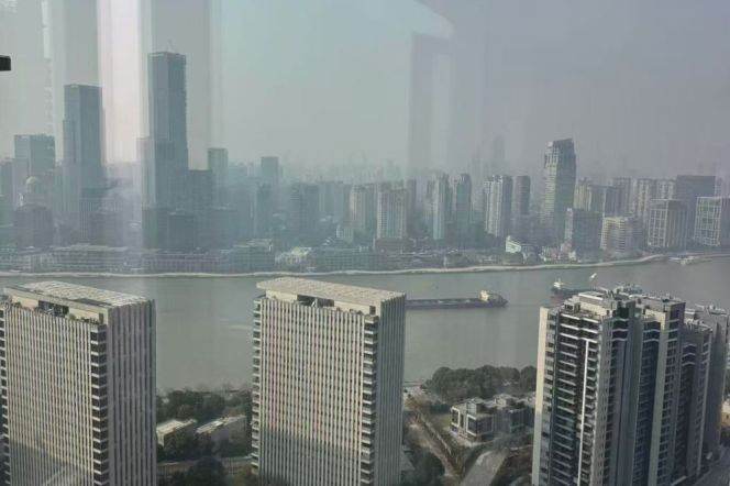 Brand new decoration 2brs with floor heating and river view in Lujiauzi