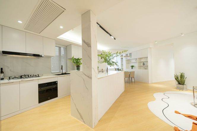 17.8k Bright 3Br 2Bathr with floor heating Nr Xujiahui line1/9/11