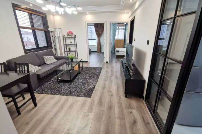 Nice compound 2Brs/1Lr/1Bt apt nr Changping rd,M7/13