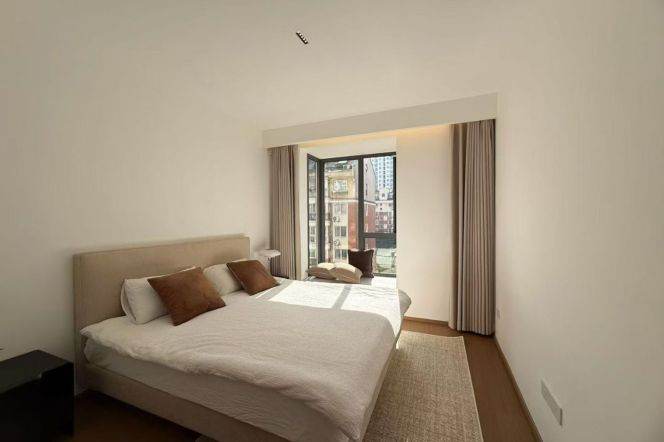 L 7, 13 ,14 Changshou Rd Metro Station, Fully Automated Voice Intelligent 3-bedroom Apartment