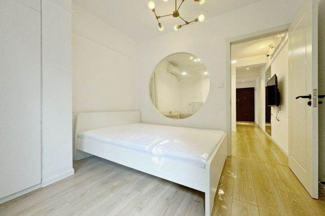 Awesome 2Brm With A Yard Near Line 2/3/4 Zhongshan Park