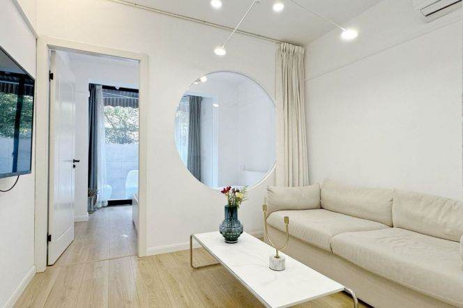 Awesome 2Brm With A Yard Near Line 2/3/4 Zhongshan Park