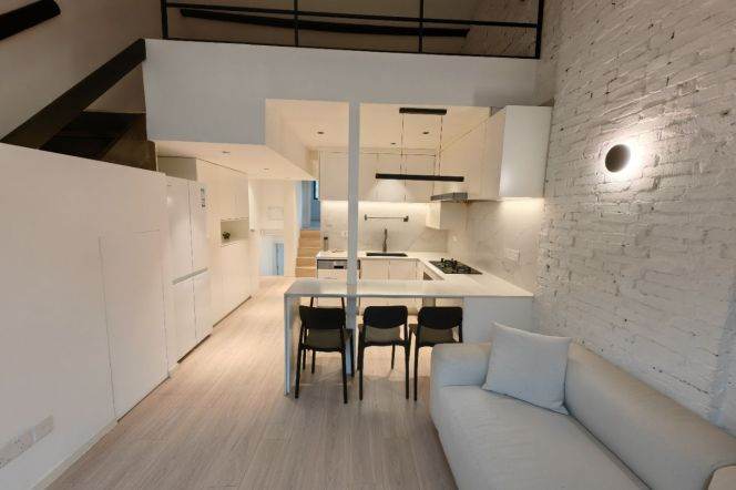 South Shanxi Rd Station 2+1Br with Terrace Line1/10/12