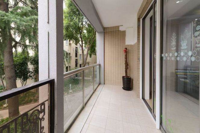 Decent 3br/2bt Flat with open Balcony in Wukang Road