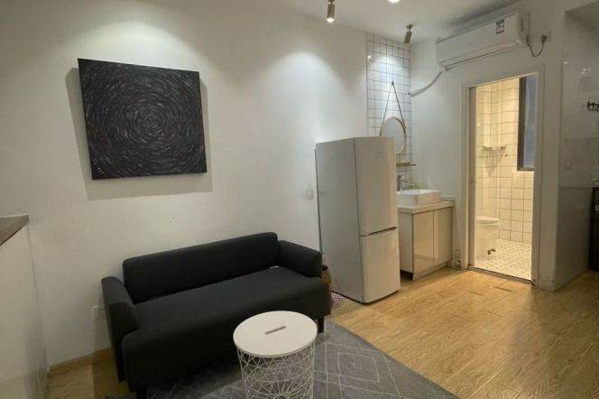 Nice 1br/1lr@dong’an rd sta 5.2k