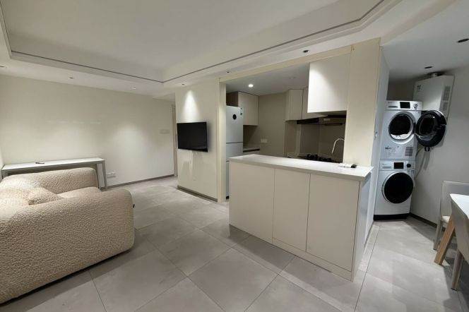 jiangsu rd station one bedroom