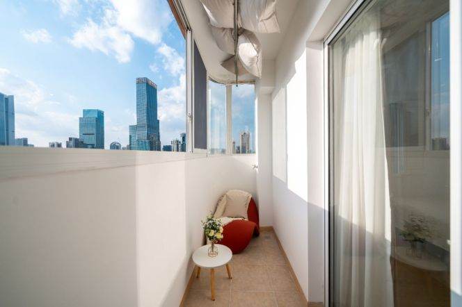 3brs near L1/L10/L12 south shaanxi rd station+elevator