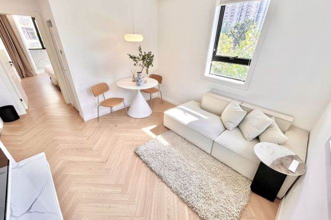 Excellent one bedroom  Apt+floor heating+oven@Jiaotong University