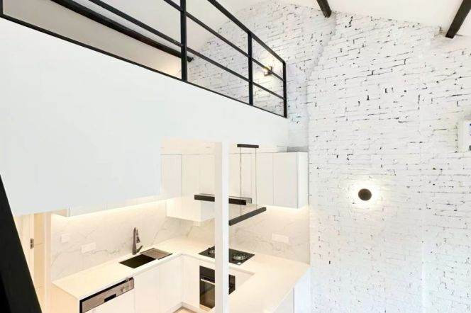 South Shanxi Rd Station 2+1Br with Terrace Line1/10/12