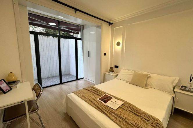 Cozy 1Br/1Lr/1Bt+Lovely Yard Close to L2/3/4 Zhongshan Park Station 