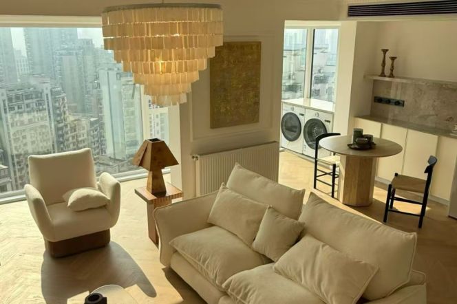 Large floor-to-ceiling windows, Suzhou River view, French style, abundant sunlight，L11-13