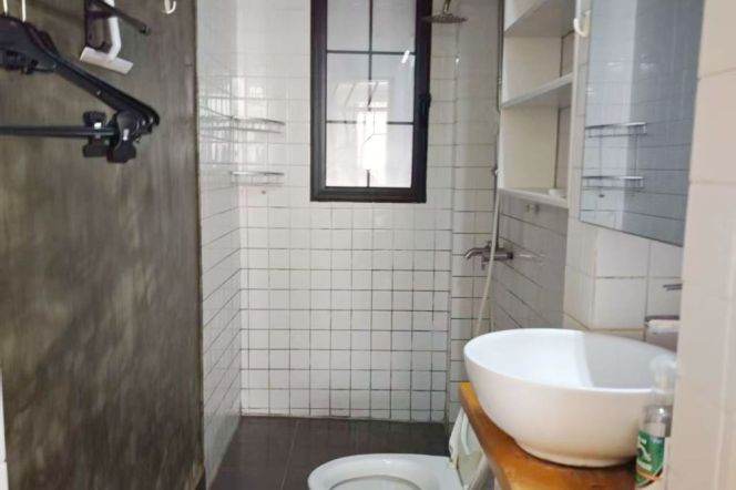 Simple and beautiful One Bedroom apt near iapm  