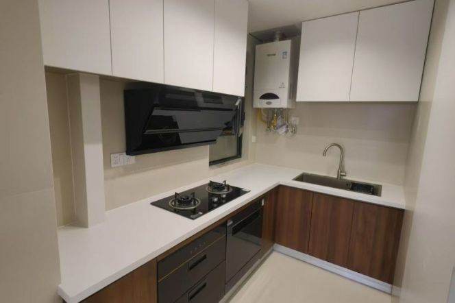 Tasty 2br apt with CA,floor heating,Dishes washer,Line 15