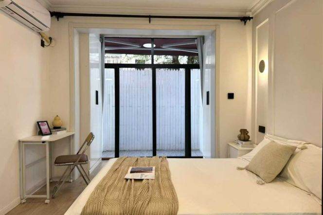  1 br near ECNU L2/L3/L4 zhongshan park station+yard