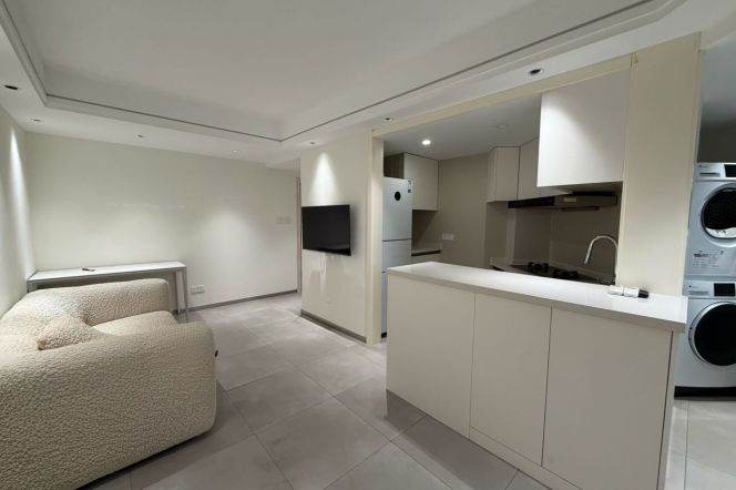 jiangsu rd station one bedroom