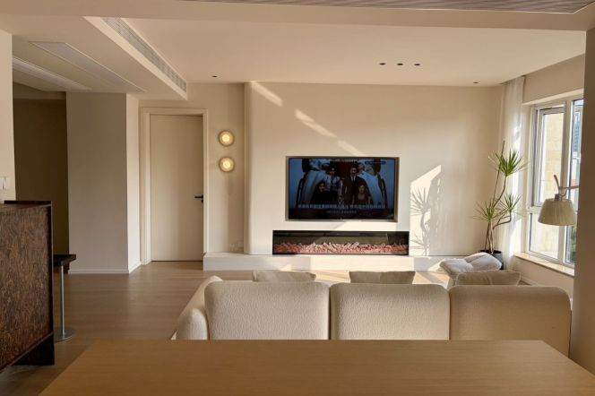 Bund summit spacious 1br@xiaonanmen 165sqm quality design walk in colset