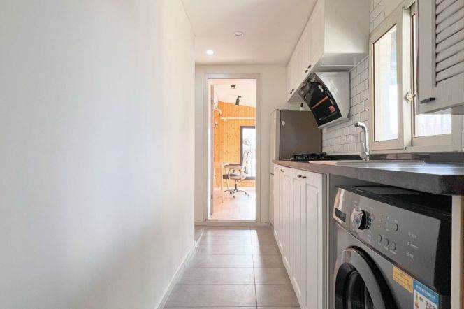 2 brs near L2/L7 jing'an temple station+elevator