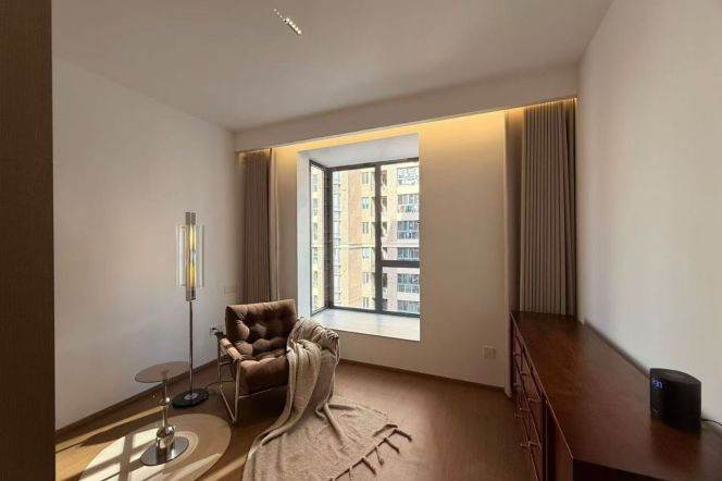 L 7, 13 ,14 Changshou Rd Metro Station, Fully Automated Voice Intelligent 3-bedroom Apartment