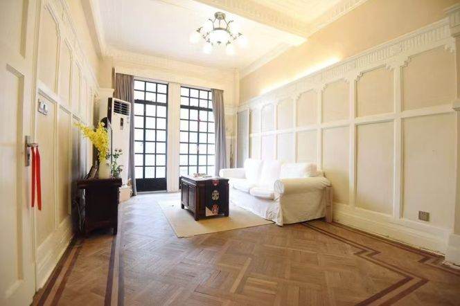 Modern 1br/80sqm & balcony/oven @W Nanjing Rd & Line 2/12/13