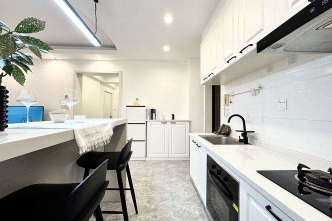 Elevator Spacious 2Br/2Lr/2Bt@L2/11 Jiangsu Rd Station 