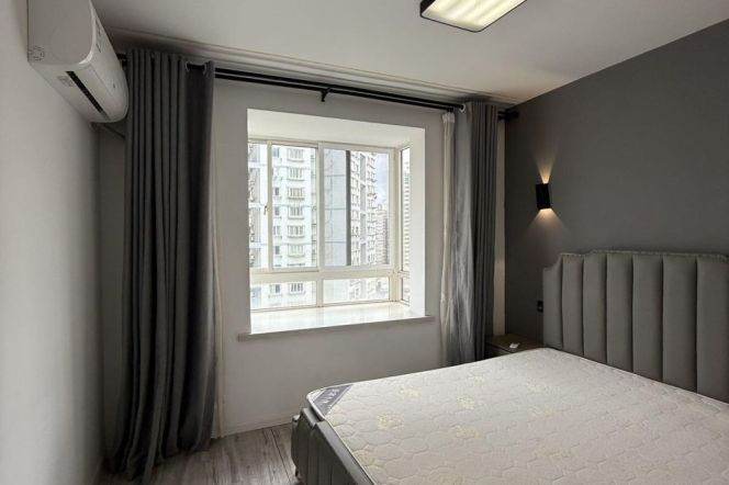 Spacious 3 br (150sqm) 5 mins walking to L8/9 LuJiaBang Rd st. near LaoXiMen