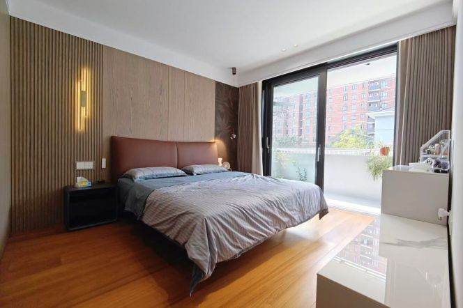 Modern 4brs/180sqm &heating/balcony @Yili Rd & Line10