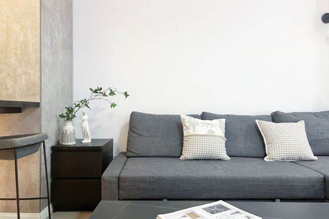 Modern Spacious 1Br/2Lr/1Bt+Lovely Yard@L10/11 Jiaotong University Station 