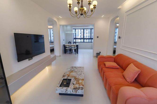 Good price 3 br near NYU Shanghai, easy to L 8 LingZhaoXinCun St.