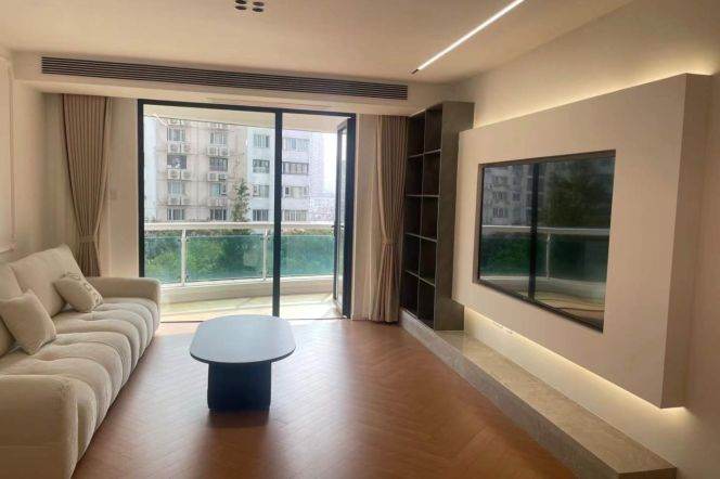 23k Brand new 3Br 2Bathr with open balcony and floor heating Nr Changping Rd.line7