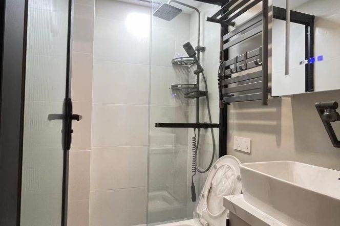 Bright 1Br/1Lr/1Bt apt nr West yanan rd,M3/4