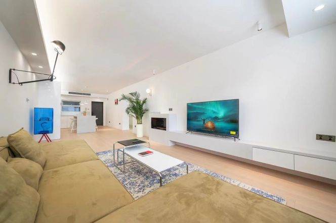 modern 100sqm 1 bedrooms open balcony floor heating beside line 9 Tianzifang 15K