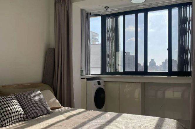 Spacious&Really Bright&Modern Elevator 1+1Bdrs 1Bath Apt+L13/14 Wu Ning Rd+Awesome View