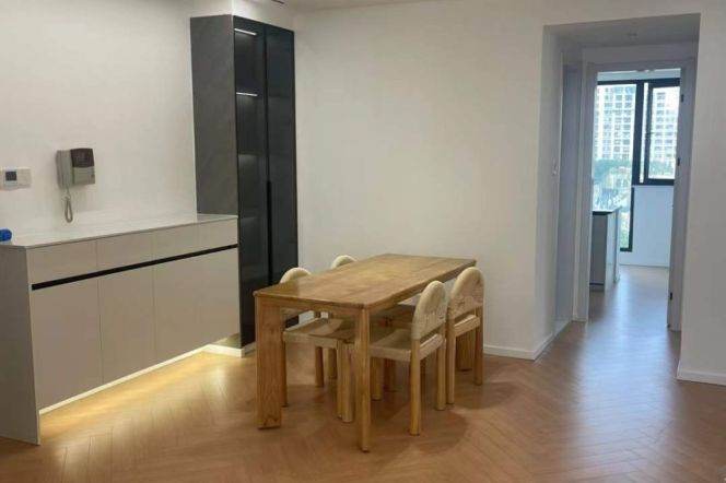 23k Brand new 3Br 2Bathr with open balcony and floor heating Nr Changping Rd.line7