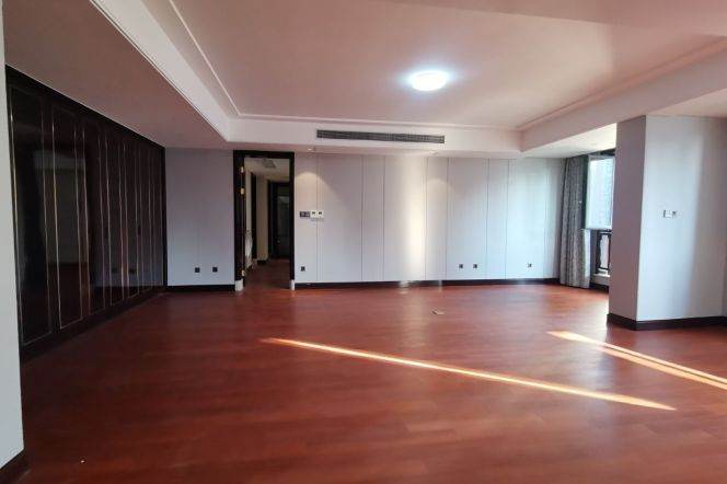 New condition Xintiandi 360sqm big flat,floor heating